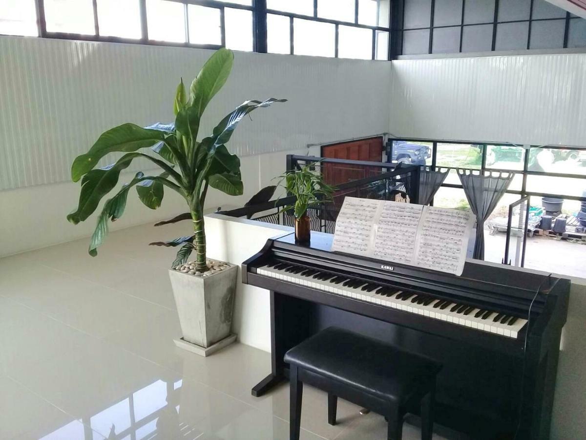 Lamoon Boutique Hotel Suphan Buri Bagian luar foto