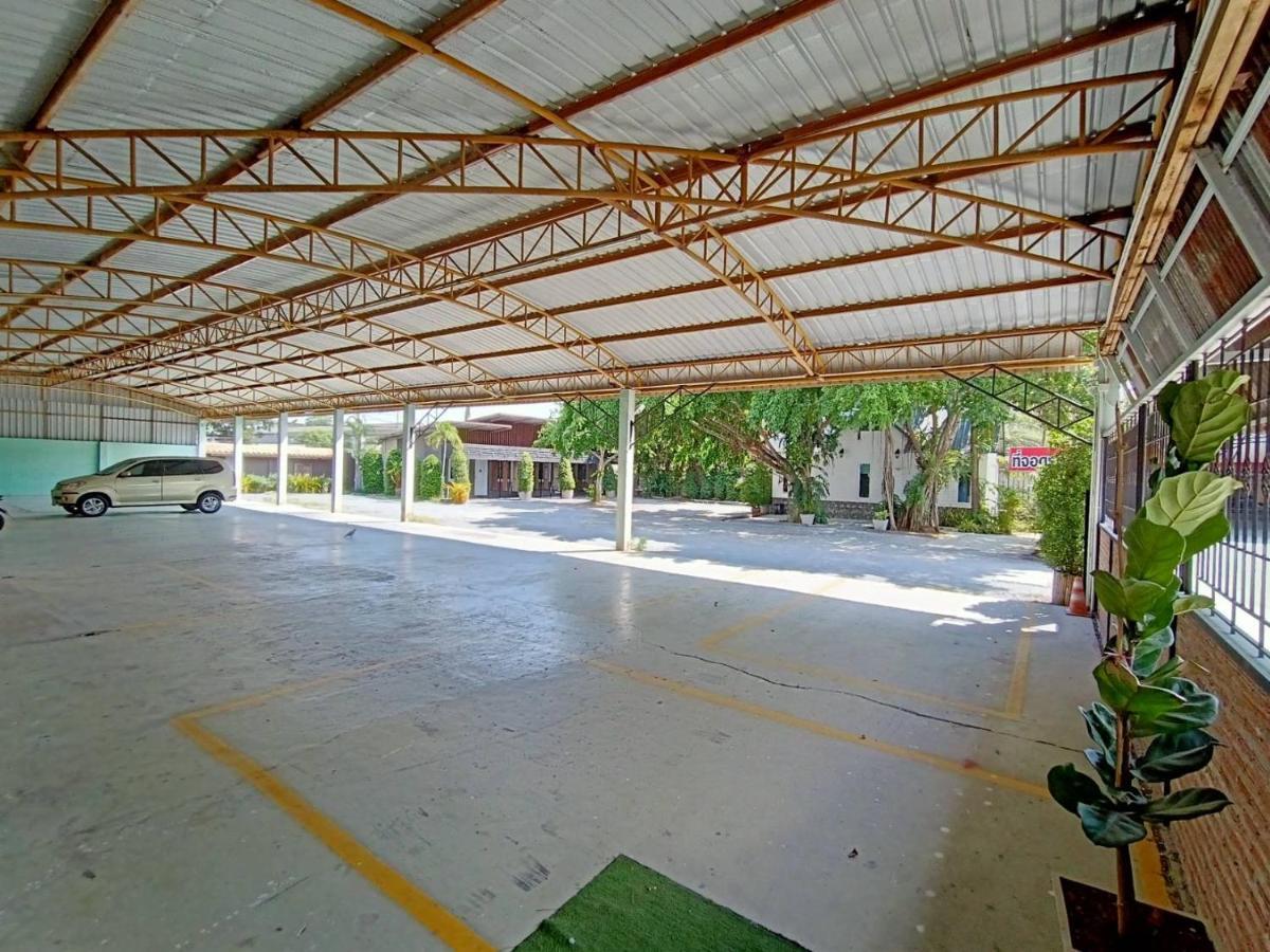 Lamoon Boutique Hotel Suphan Buri Bagian luar foto